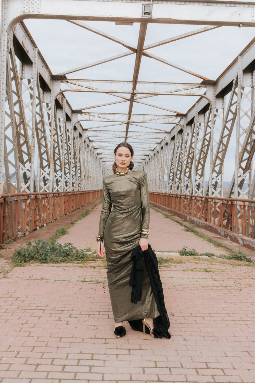 Alternative view of Vestido largo dorado